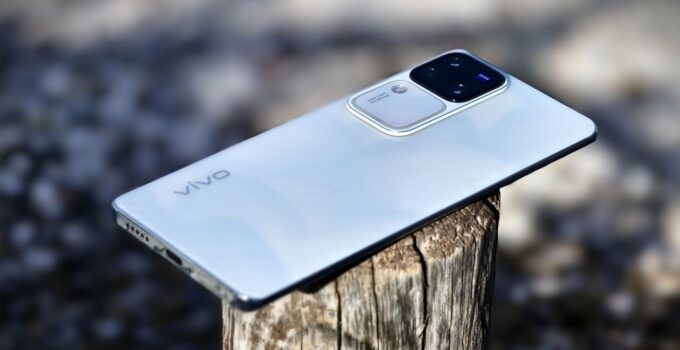 Vivo V30 Pro Price in Nepal, Specs and Availability